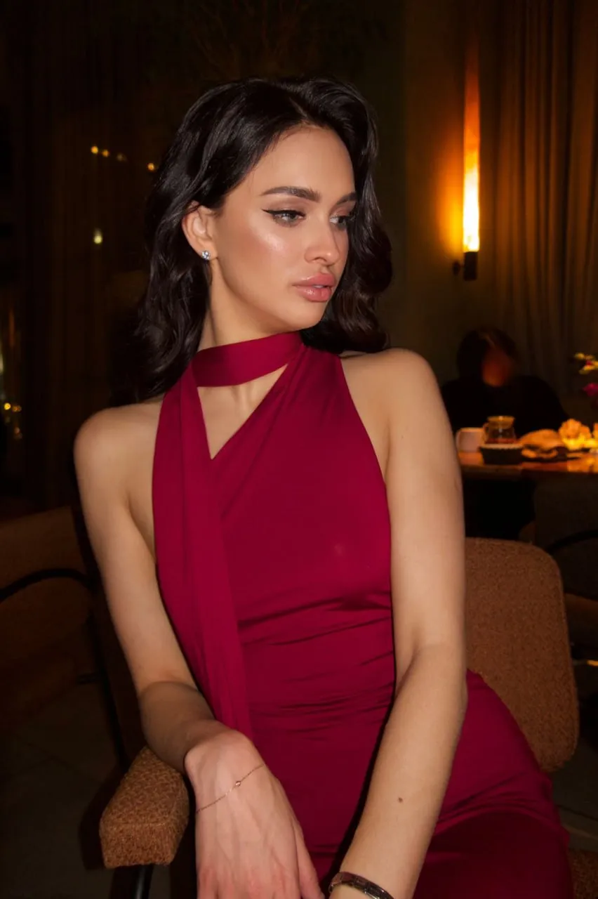 Model Arina
