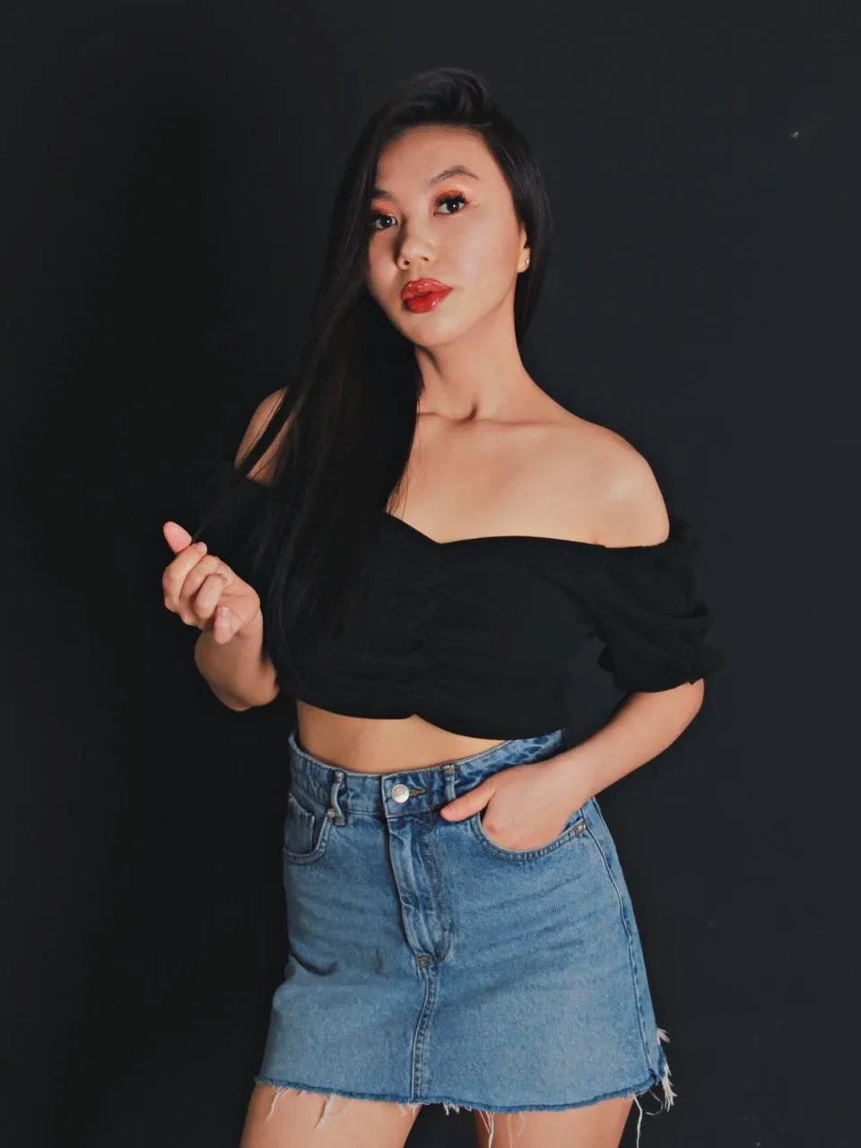 Model Aya
